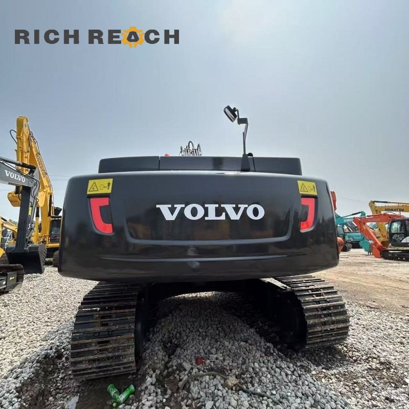 Bucket and arm close-up – 2025 Volvo EC300 used excavator $46,850